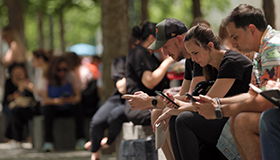 Thumbnail for TikTok, un réseau sous influence - L’affrontement