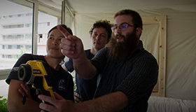 Thumbnail for L’appart du futur – Bienvenue dans la “biosphère urbaine” - Vivre sans chauffage ?