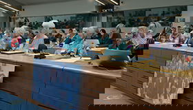 Thumbnail for Justice climatique : quand la lutte pour le futur entre dans les tribunaux - Les "Aînées" en première ligne
