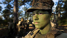 Thumbnail for Le Dessous des images - Effacez ces images que Trump ne saurait voir !