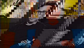 Thumbnail for Les idées larges avec Daniel Zamora – Etre pauvre est-ce manquer d’argent ?